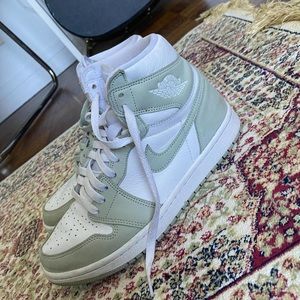 Sage Green Nike Jordan’s Men’s 7.5 / Women’s 9